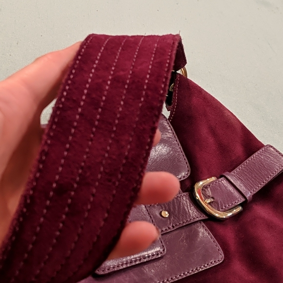 BANANA REPUBLIC MAGENTA LEATHER AND SUEDE HOBO BAG - Picture 4 of 16